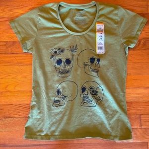 NWT Sage Green Fitted Skull T-shirt